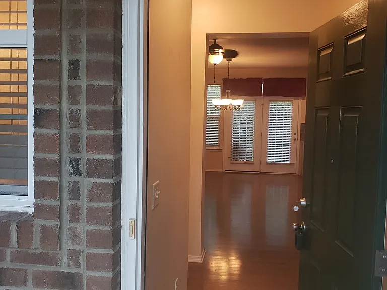 1735 Whirlaway Ct — Photo 2