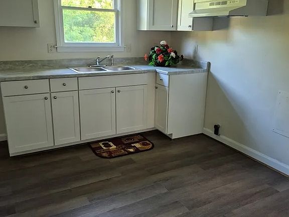 2nd image of 108 Woodlock Ln