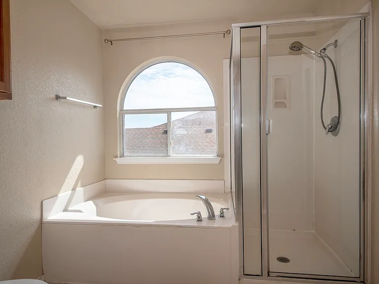 518 Reba — Photo 17