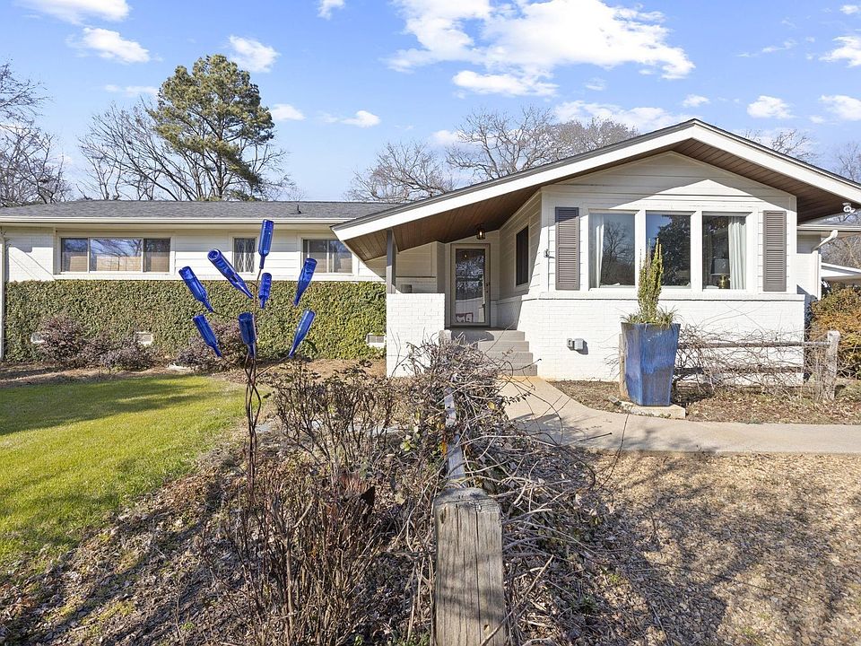 1st image of 17 Vicki Cir