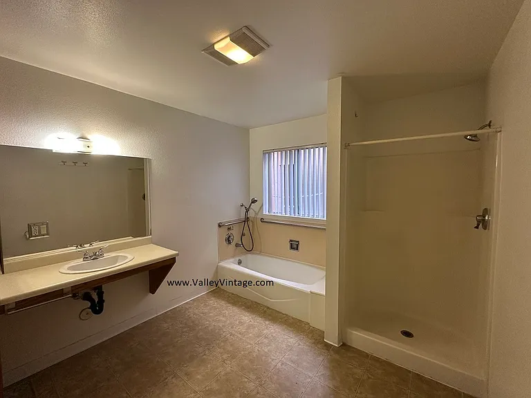 11508 Moorpark St #C — Photo 10