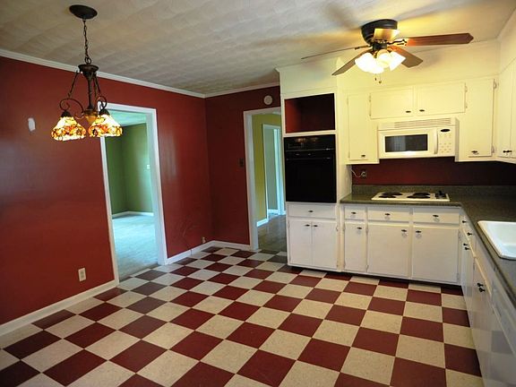 3rd image of 53 Woodmere Dr