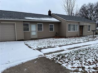 2407 Nesmith Lake Blvd, Akron, OH 44314