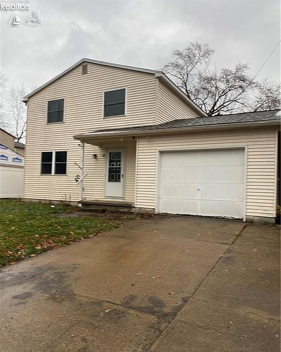 1st image of 1105 Oakwood Dr