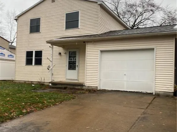 1105 Oakwood Dr, Vermilion, OH 44089