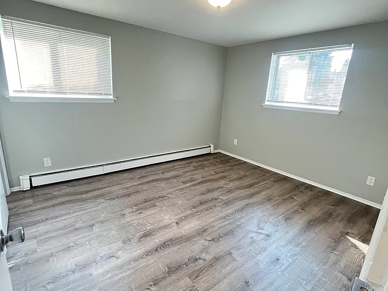 81 Parkview Ave — Photo 6