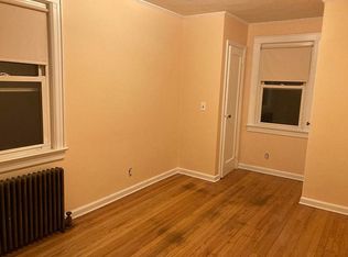 29 Cambridge St, Valley Stream, NY 11581