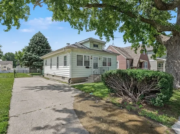 1215 Wilcox St, Joliet, IL 60435