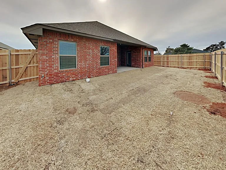 10529 NW 41st St — Photo 18