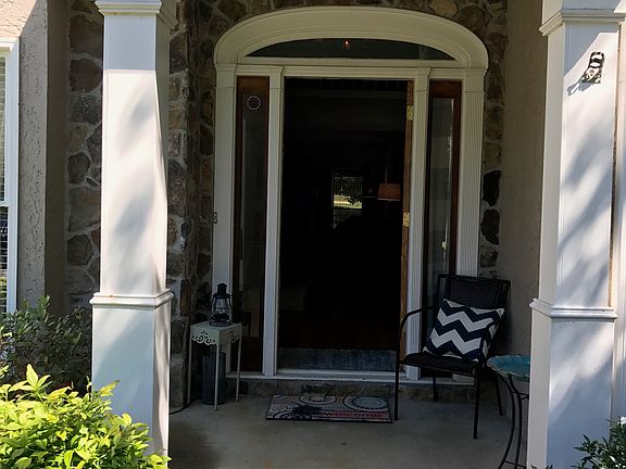 2nd image of 325 Kensington Dr