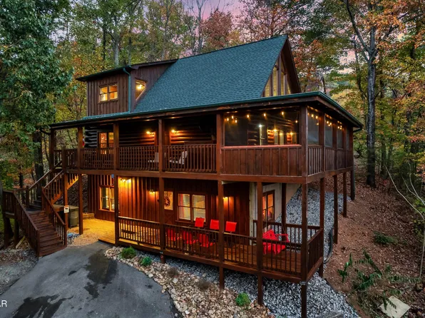 1617 Silver Poplar Ln, Sevierville, TN 37876