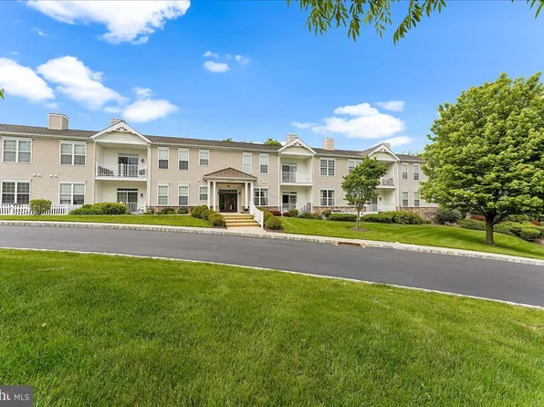 2102 Poplar St, Garnet Valley, PA 19060