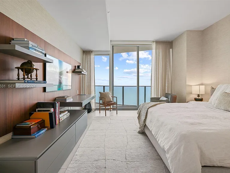 15701 Collins Ave #2103 — Photo 4