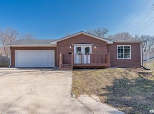 4511 Ripley St, Davenport, IA 52806