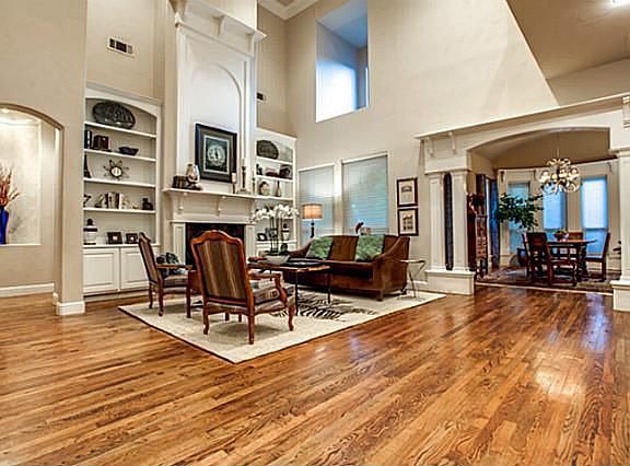 3rd image of 913 Carriage Way