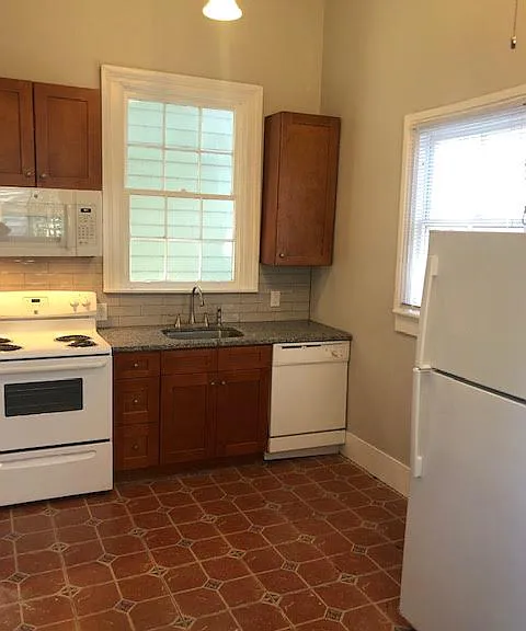 119 E Park Ave — Photo 1