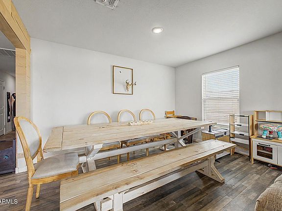 3rd image of 3805 N JUNIPER Drive