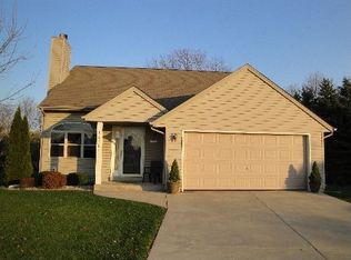 10211 White Manor Ct, Franksville, WI 53126