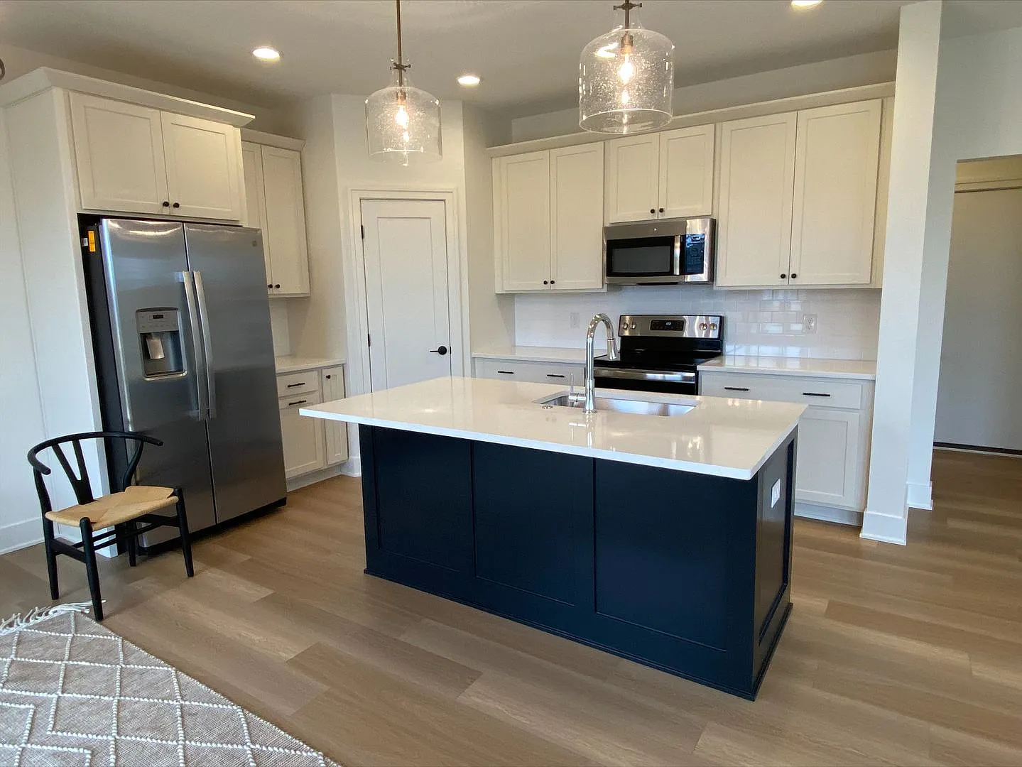 211 62nd - Single Family Home For Rent — Photo 3