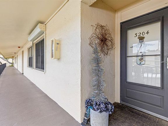 4th image of 12300 VONN ROAD #3204
