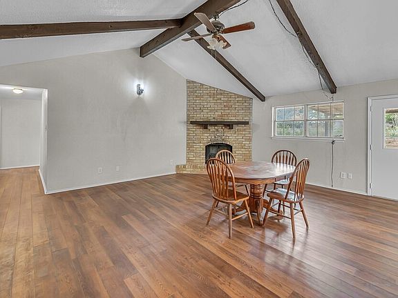 4th image of 369 Anna Hobbs Ln
