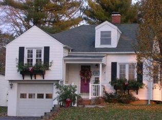 111 Fairview Ter, Jacksonville, IL 62650