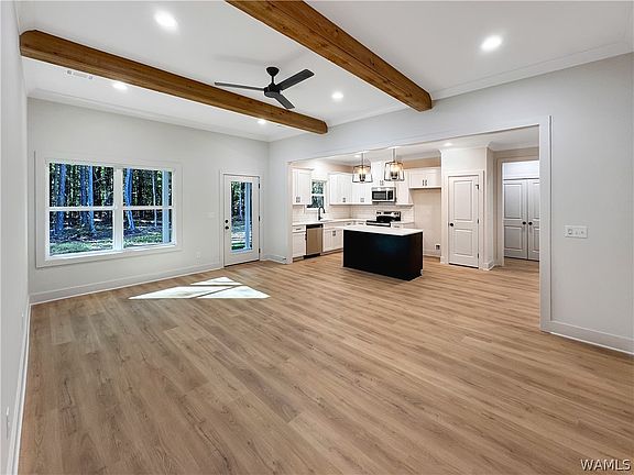 4th image of 18032 Northview Cir