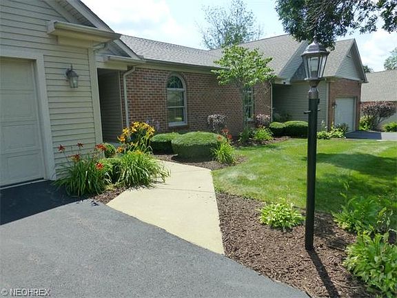 2nd image of 91 Montgomery Ln Unit 1