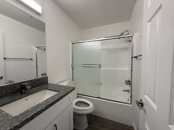 3rd image of 187 E 18th St