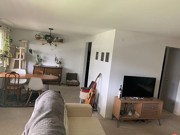 4th image of 135 Old Lyme Dr APT 8