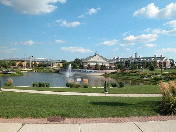 Library and Park 2 blks away