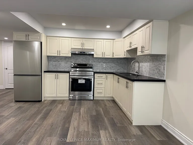 38 Credo Dr — Photo 5
