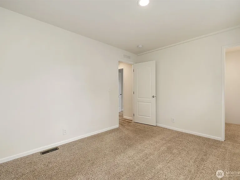 10206 SE Grand View St — Photo 11