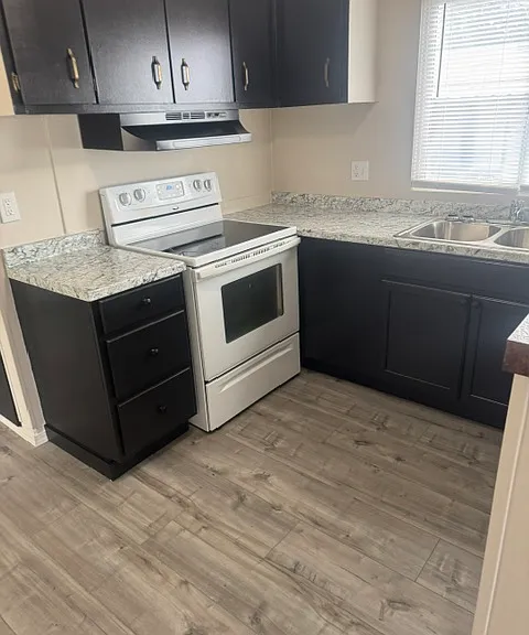 2918 NE Riverside Ave #13 — Photo 7