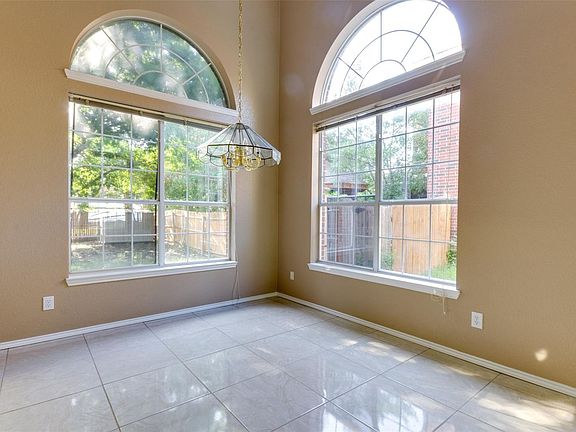 5th image of 6801 Carrington Dr