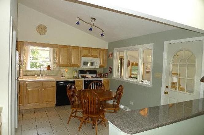 2nd image of 205 W Crystal Ave