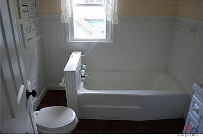 5th image of 123 E Main St