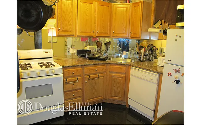 Rented by Douglas Elliman | media 42