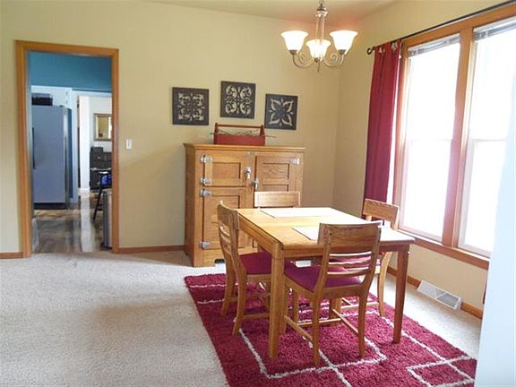 4th image of 129 W Lake Park Pl
