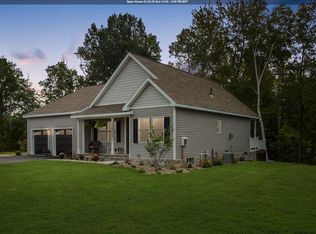 7 Newland Rd, Stillwater, NY 12170