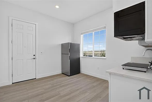 529 E Fiorino St #529 — Photo 1