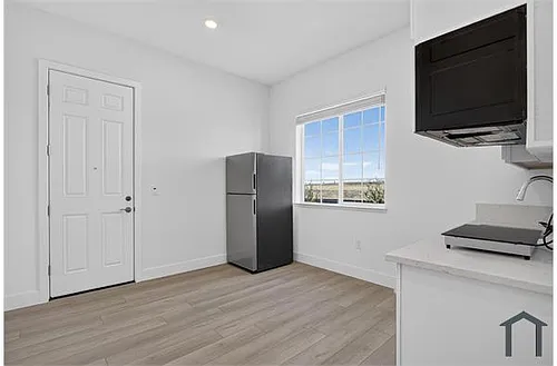 529 E Fiorino St #529 Photo 1