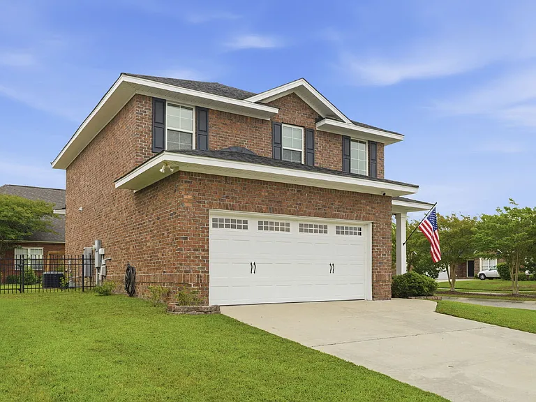 2101 Eureka Way — Photo 6