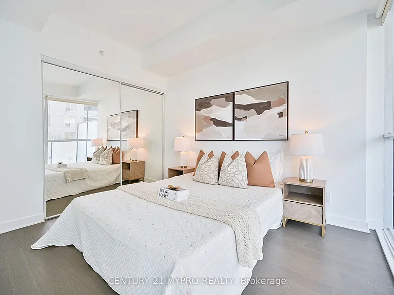 15 Grenville St #1007 — Photo 14