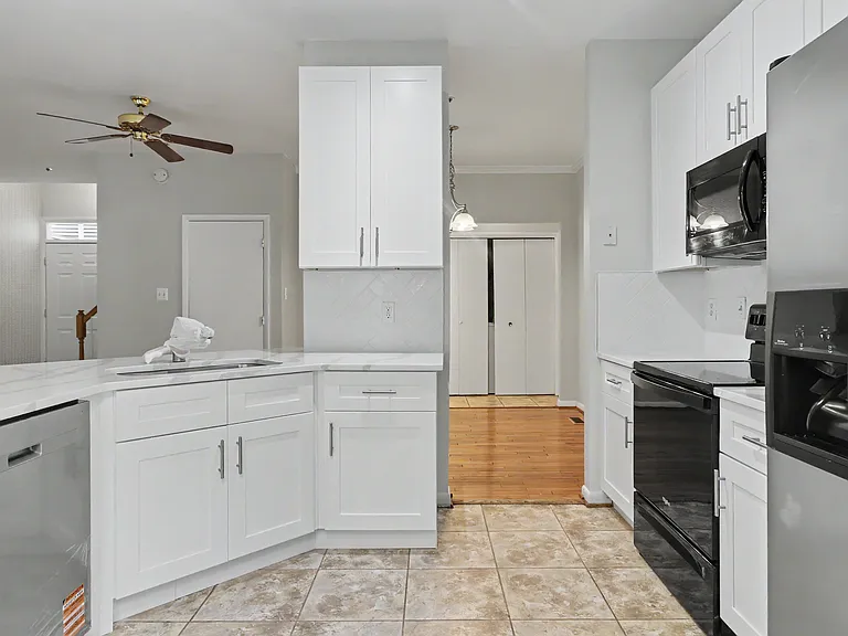 10225 Cove Ledge Ct — Photo 14