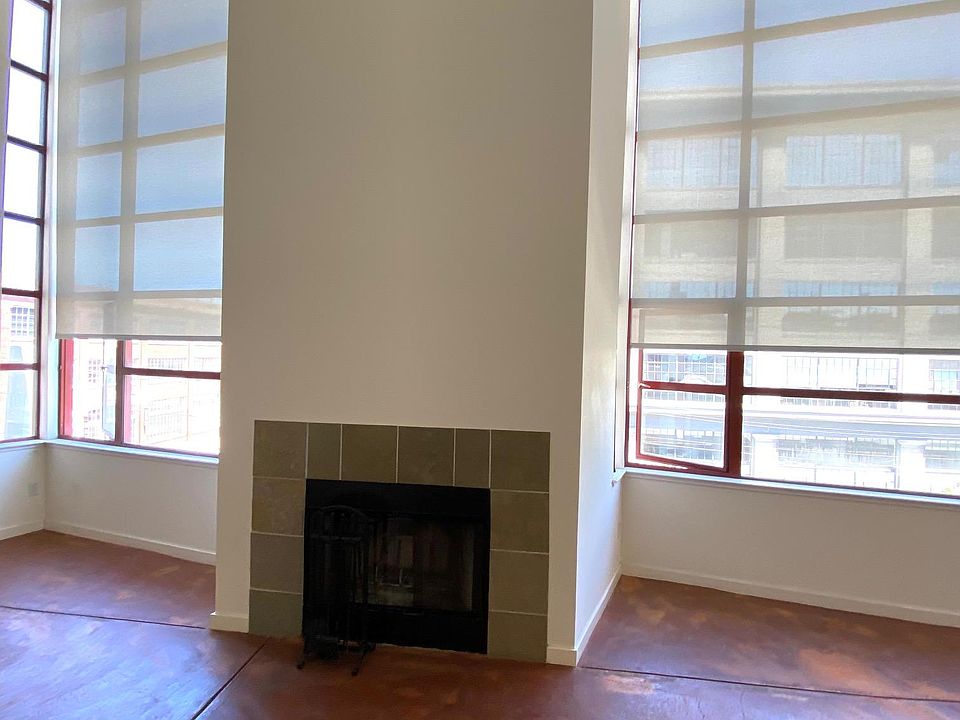 Open floorplan - living and dining area