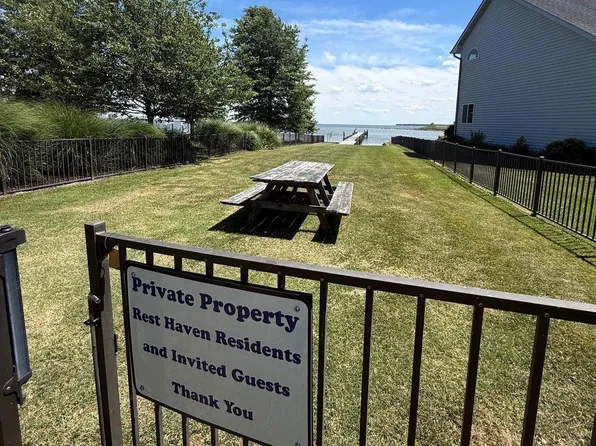 812 Bay View Dr, Deale, MD 20751