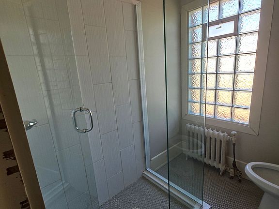 4th image of 705 W 31st St APT 2