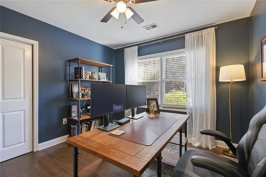5 bed, 2944 sqft, $3,200 — Photo 3
