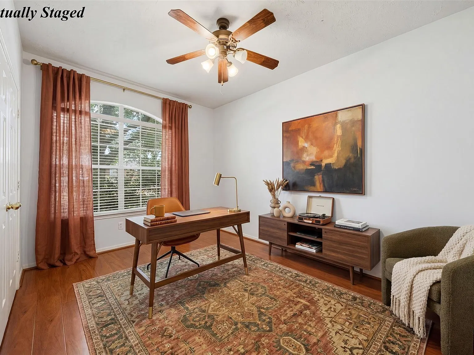 3 bed, 2.0 bath, 1857 sqft, $2,250 — Photo 4